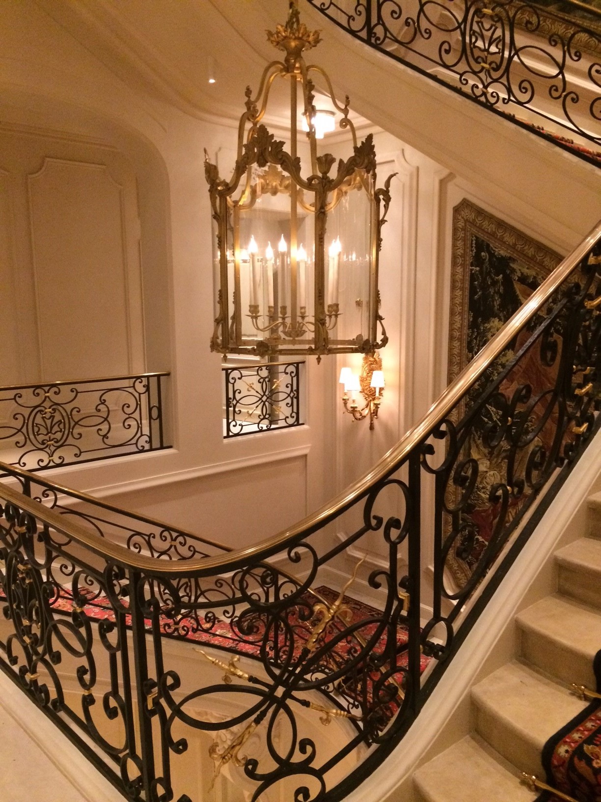 paris-ritz-stairwell