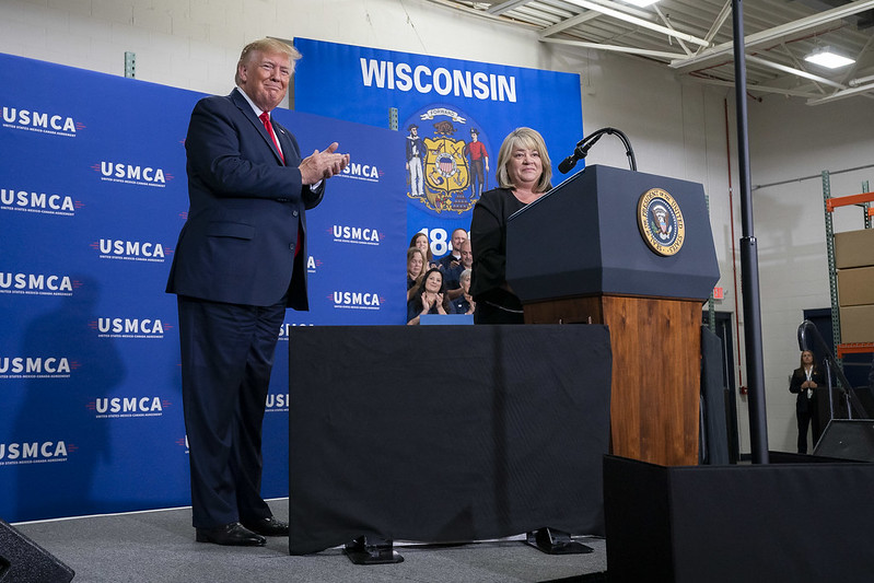 VIDEO: President Trump Holds Massive Rally in Milwaukee Dwarfing ...