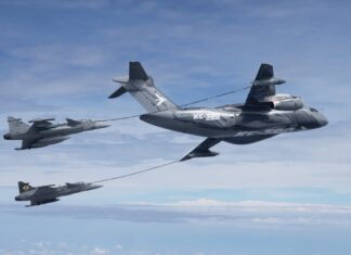 Gripen E Achieves In-Flight Refuelling Milestone with KC-390 in Brazil
